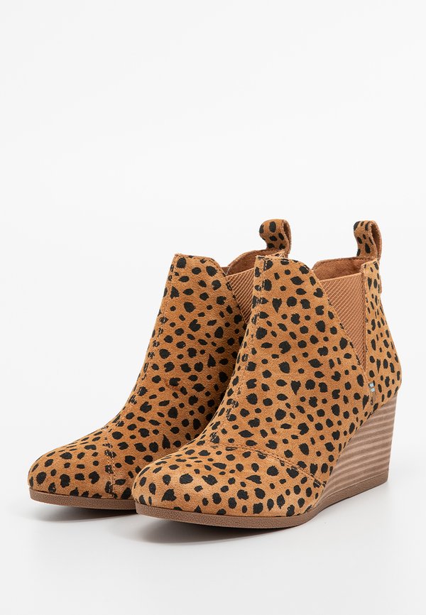 TOMS KELSEY