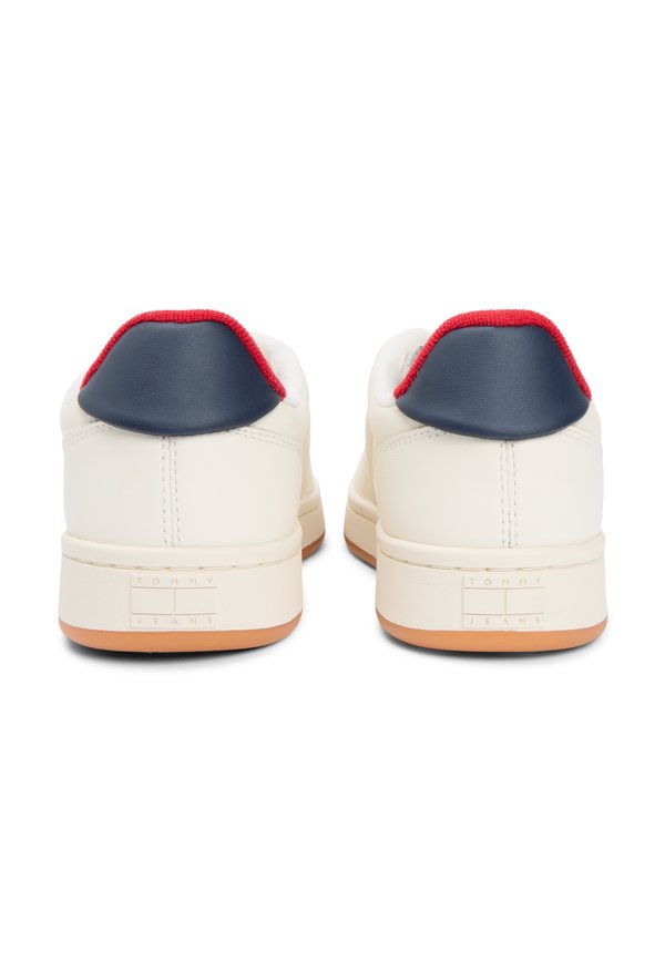 Tommy Jeans LEATHER ARCHIVE COURT TRAINERS WITH CHARMS