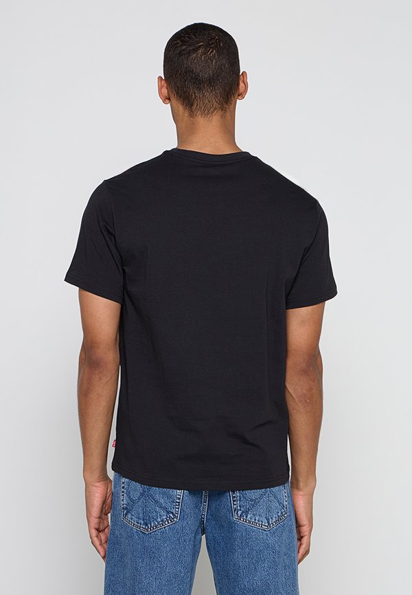 Levi's® RELAXED FIT TEE