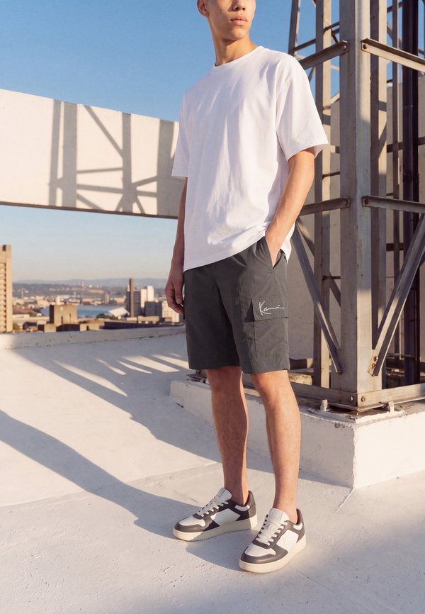 Karl Kani SMALL SIGNATURE ESSENTIAL