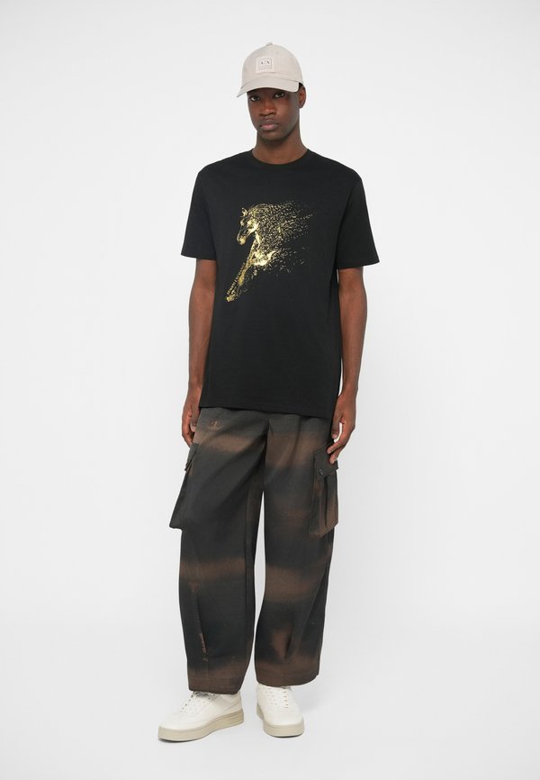 Armani Exchange UNISEX