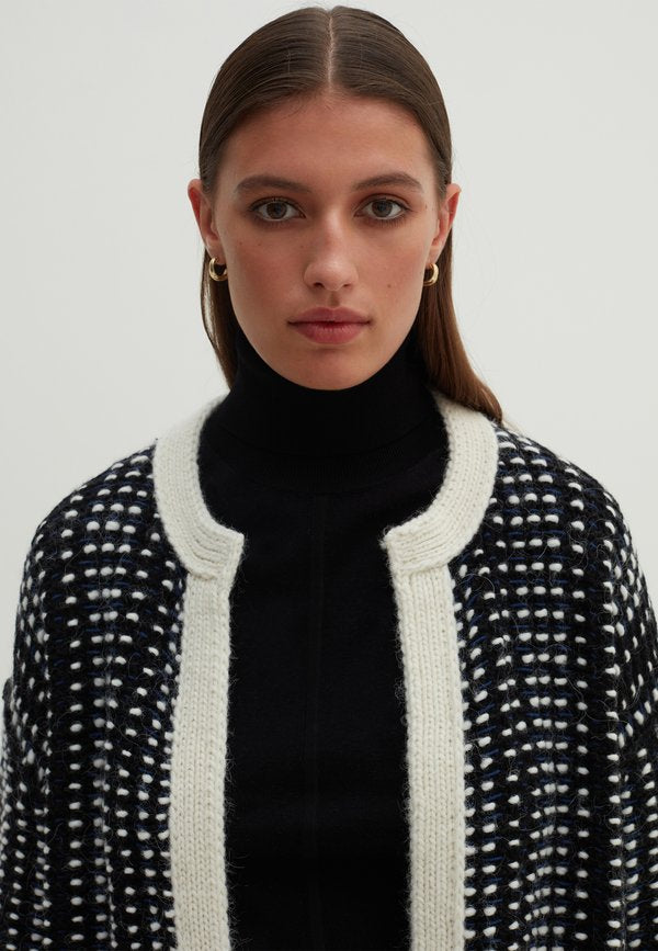 Stefanel WITH BURDEN STITCH DESIGN