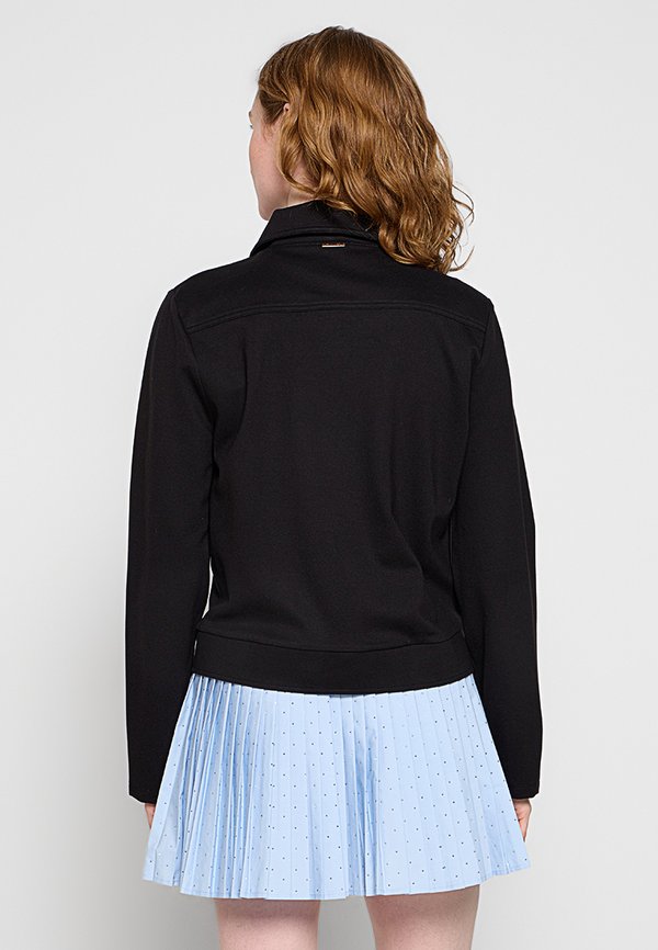 TWINSET