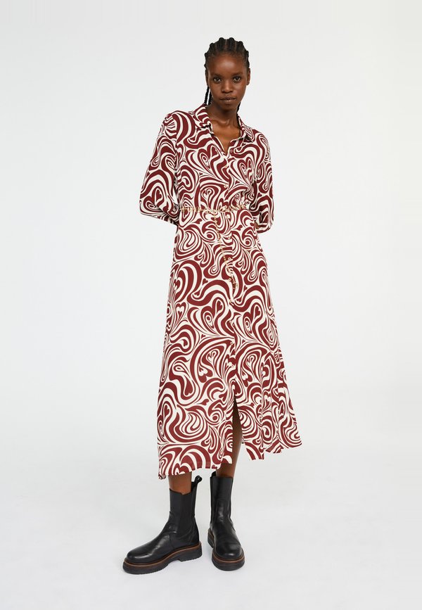 Claudie Pierlot RIVERA
