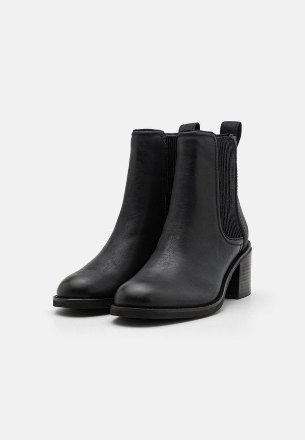 Clarks CHAMBERLY