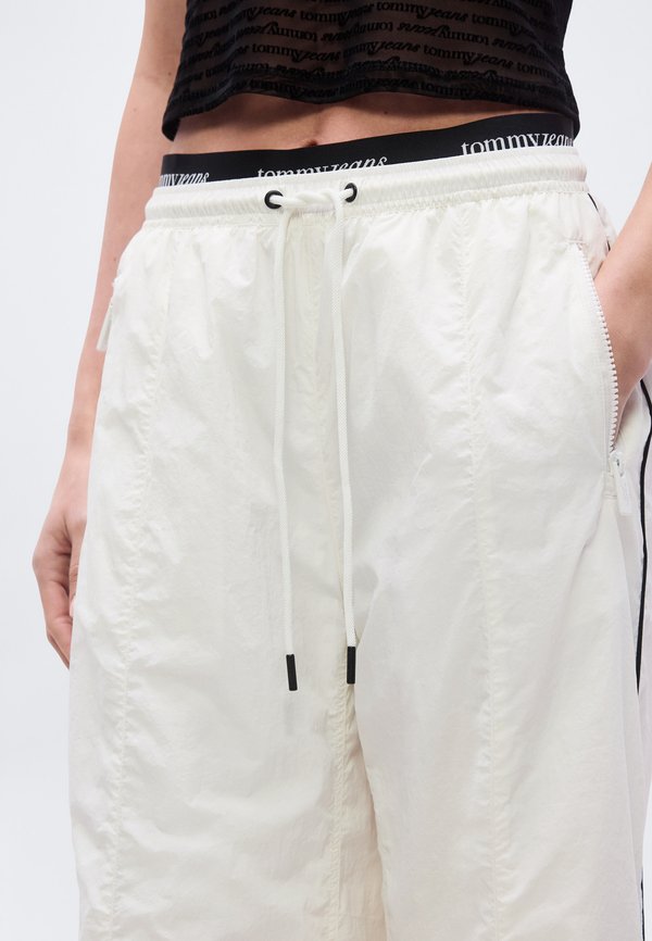 Tommy Jeans REPEAT LOGO TAPE WIDE LEG JOGGERS