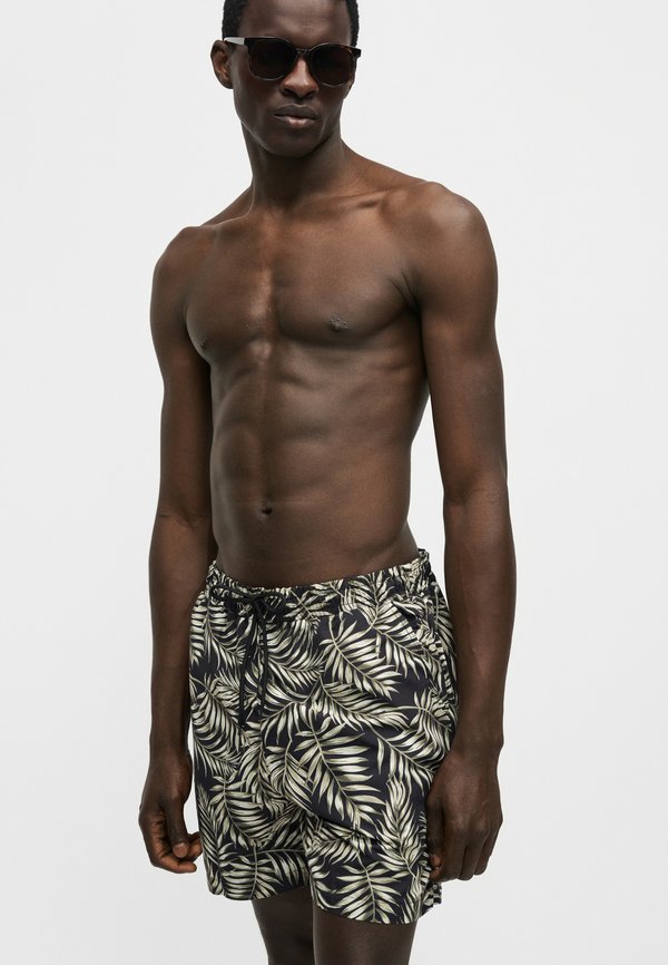 Pier One by Zalando
