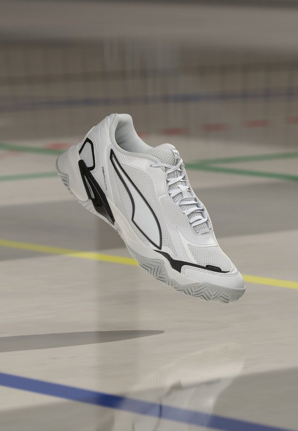 Puma SOLARSTRIKE 4 - Handball shoes - puma white/puma black/silver mist