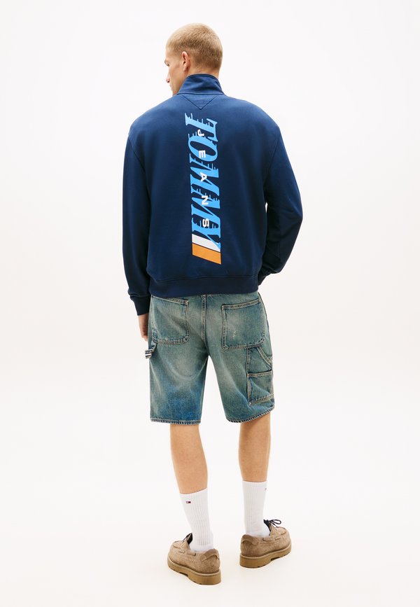 Tommy Jeans WASHED TERRY RELAXED HALF-ZIP JUMPER