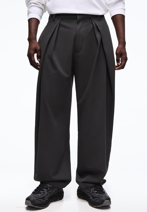 Bershka Trousers - dark grey