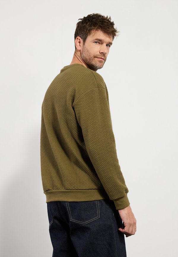 Pier One by Zalando