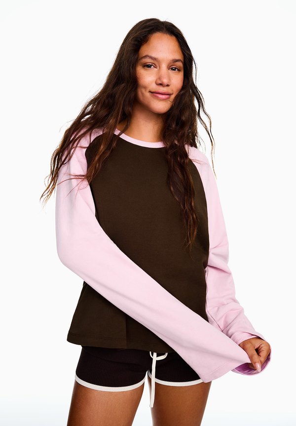 Bershka TSHIRT - Long sleeved top - dark brown