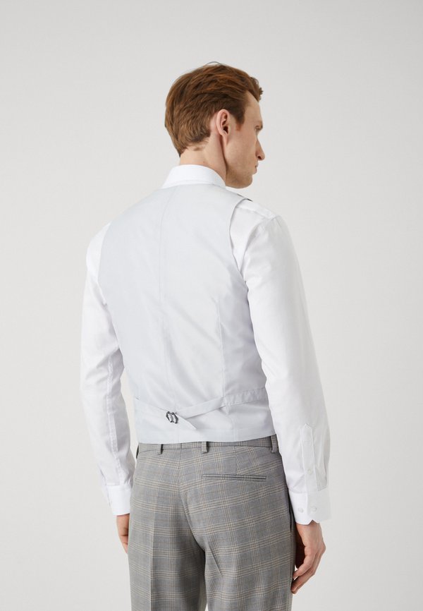 Isaac Dewhirst CHECK SET