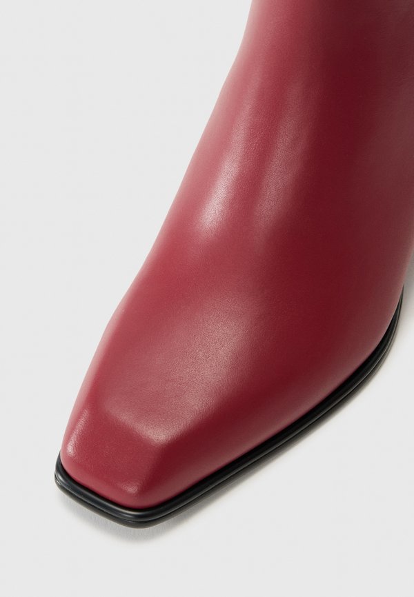 United Nude JACKY II