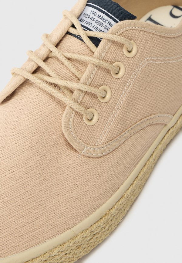 Pier One by Zalando