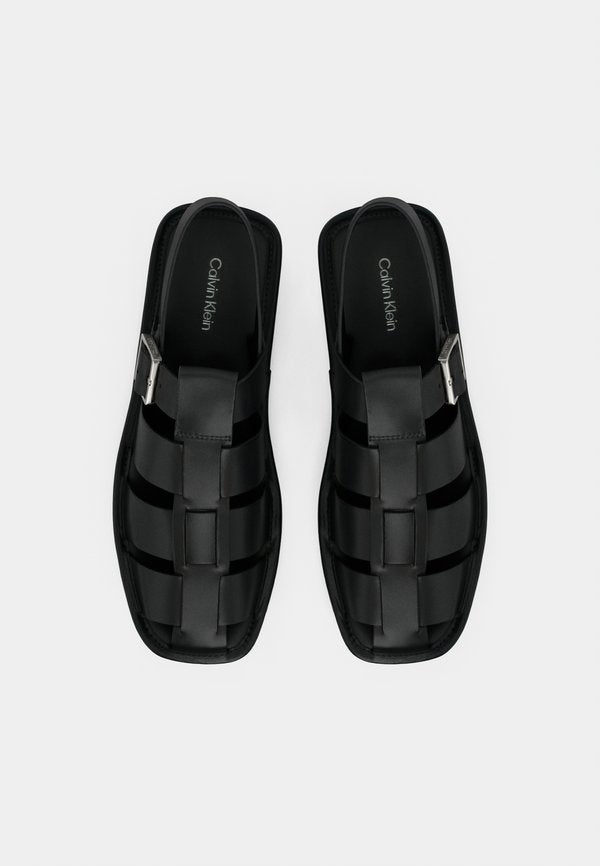 Calvin Klein SQUARE FLAT FISHERMAN
