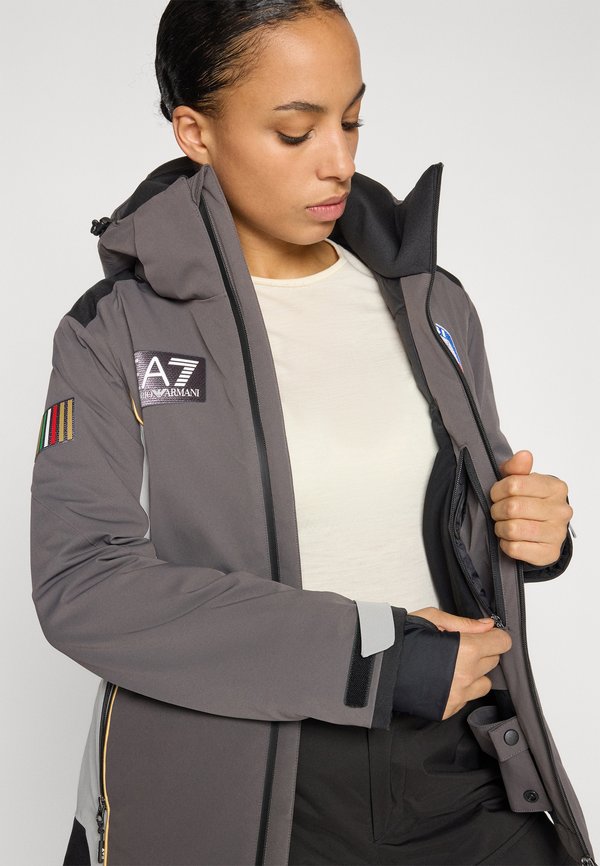 EA7 Emporio Armani