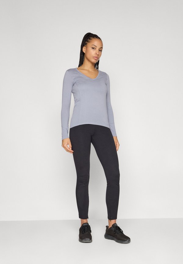 Fabletics FEATHER TECH