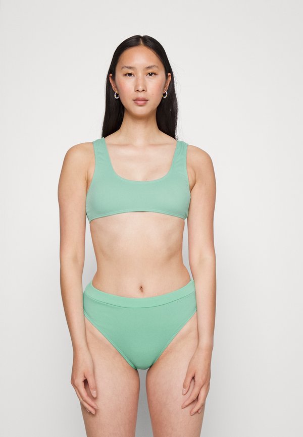 Missguided SPORT CROP TOP AND HIGH WAISTED BOTTOMS SET