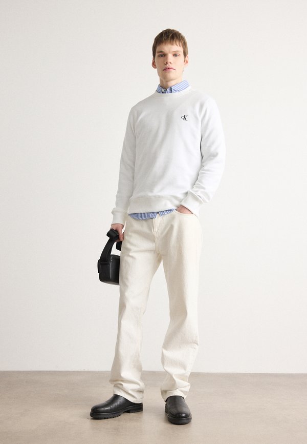 Calvin Klein Jeans ESSENTIAL