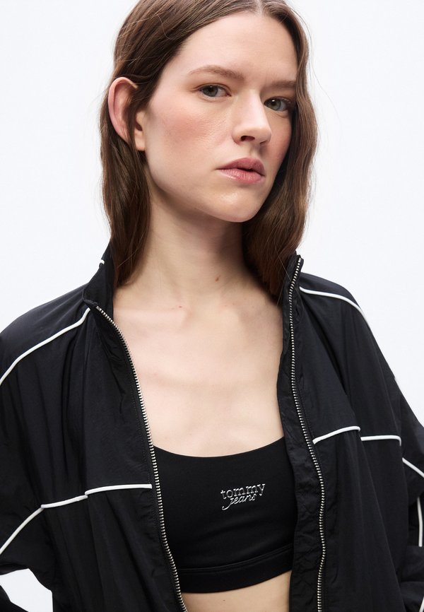 Tommy Jeans ATHLEISURE METAL LOGO BRALETTE TOP