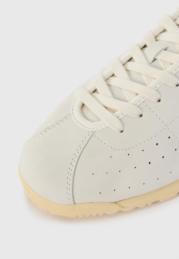 Lacoste CLUB 225