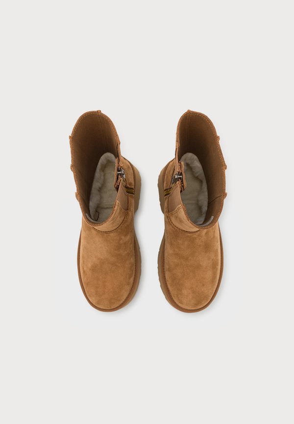 UGG CLASSIC TWIN SEAM