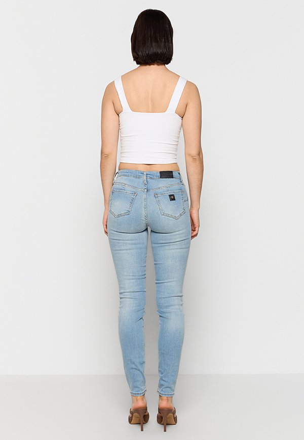Armani Exchange
