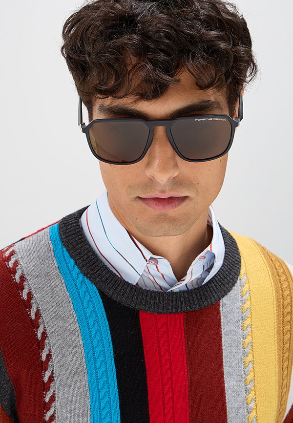 Porsche Design P8961