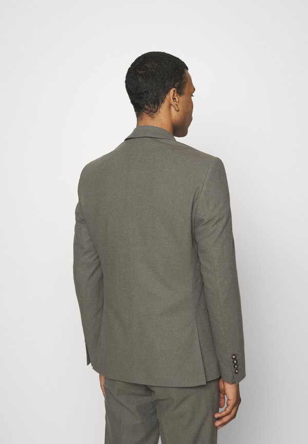 Isaac Dewhirst THE FASHION SUIT NOTCH