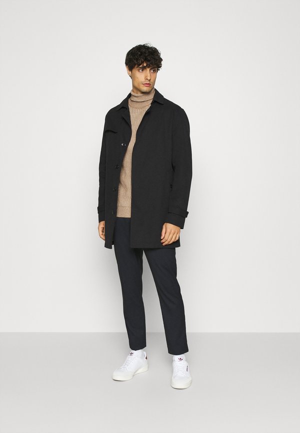 Pier One by Zalando