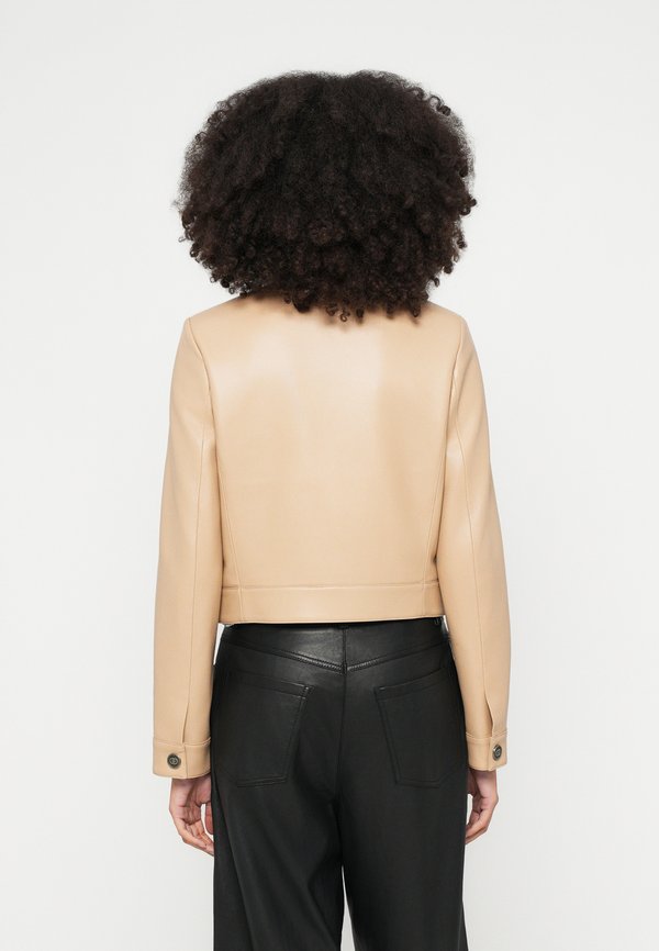 TWINSET