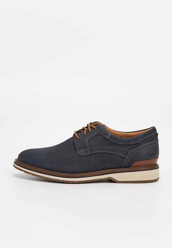 Clarks MONAHAN