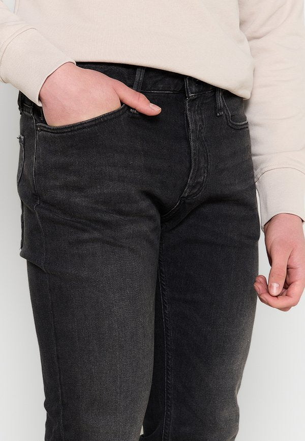 Denham RAZOR