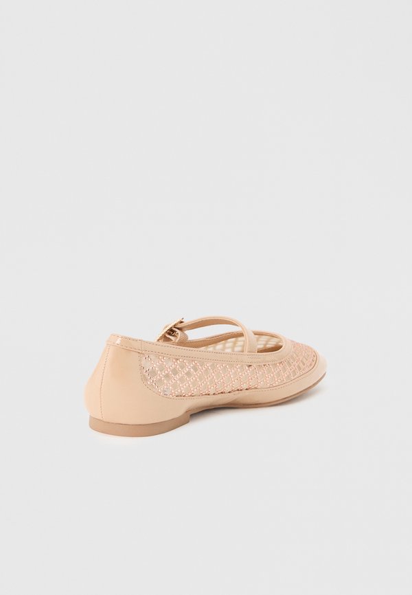Steve Madden WELL DONE