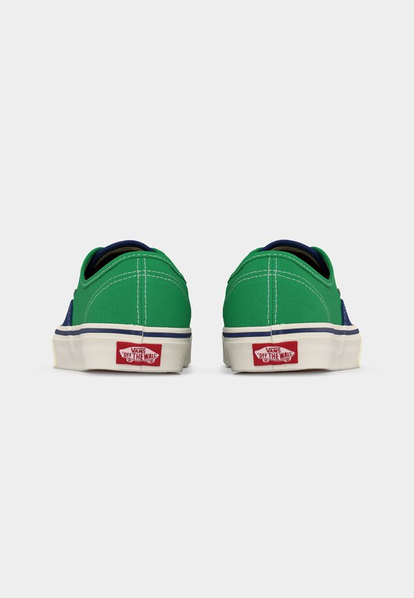 Vans AUTHENTIC
