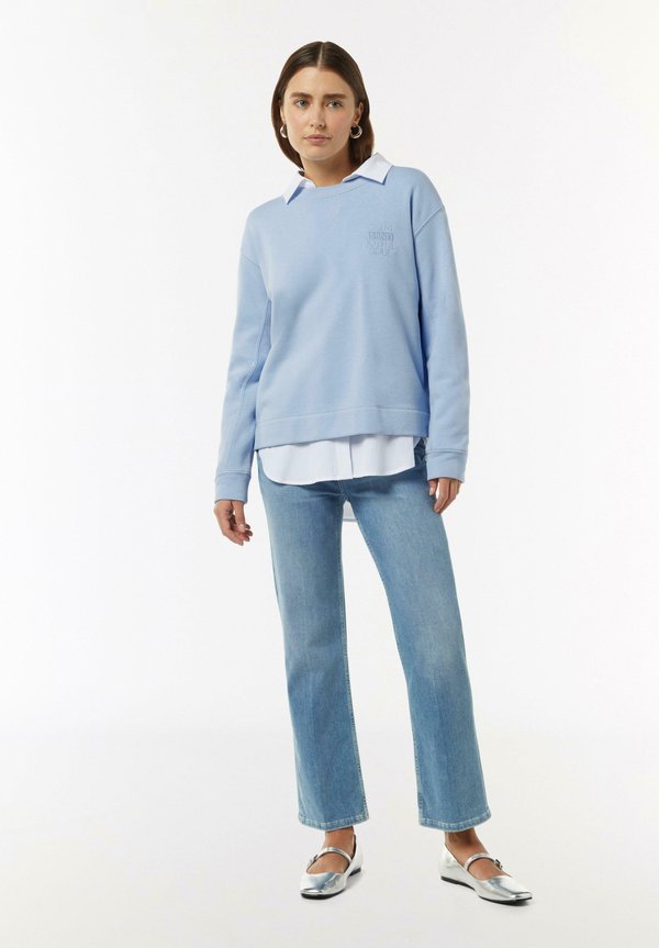 comma casual identity