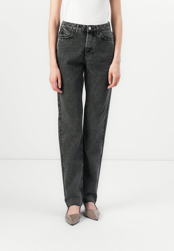 Noisy May Slim fit NMALVA