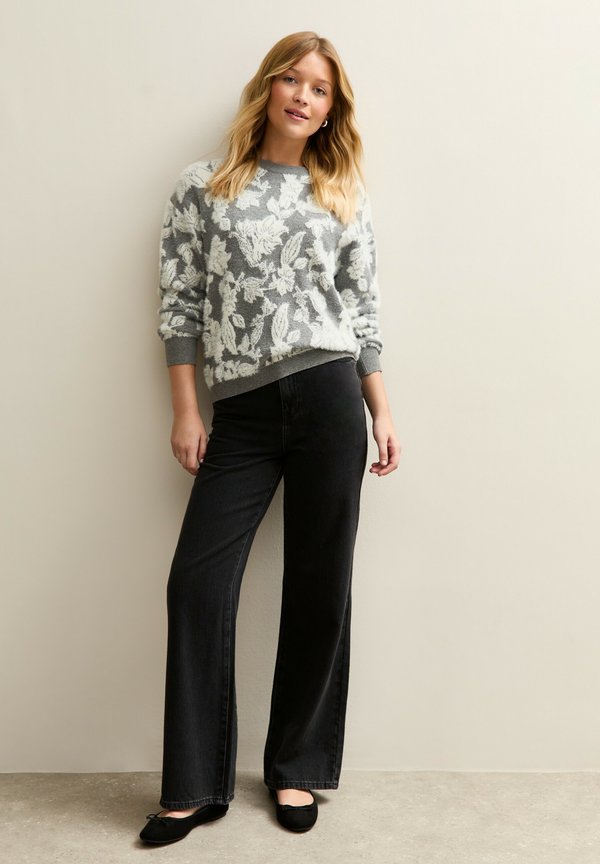 New Look BRUSHED FLORAL CREW NECK