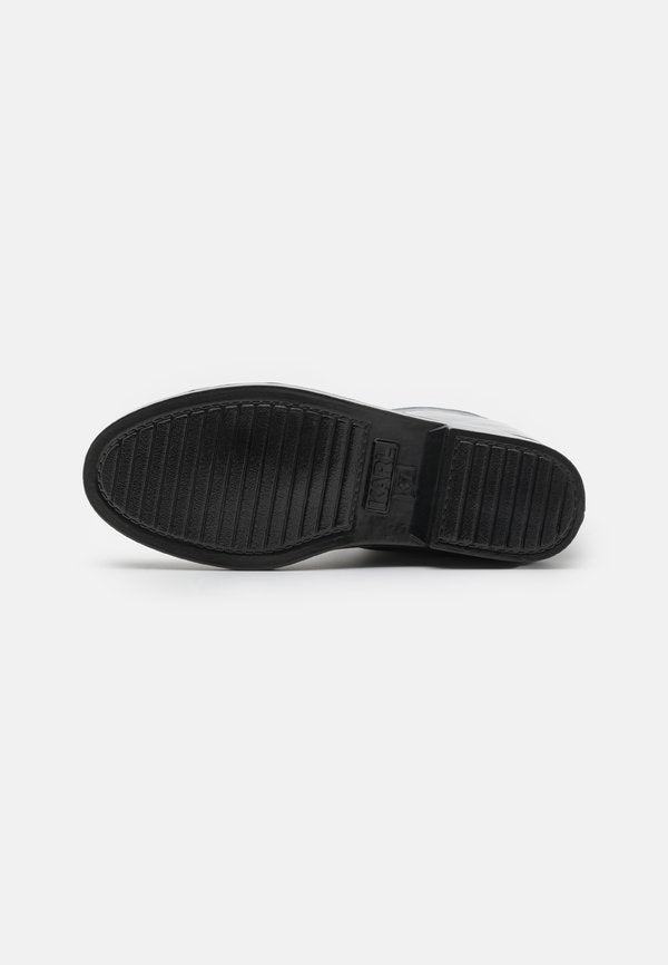 KARL LAGERFELD KALOSH SIGNATURE GATOR SHINE