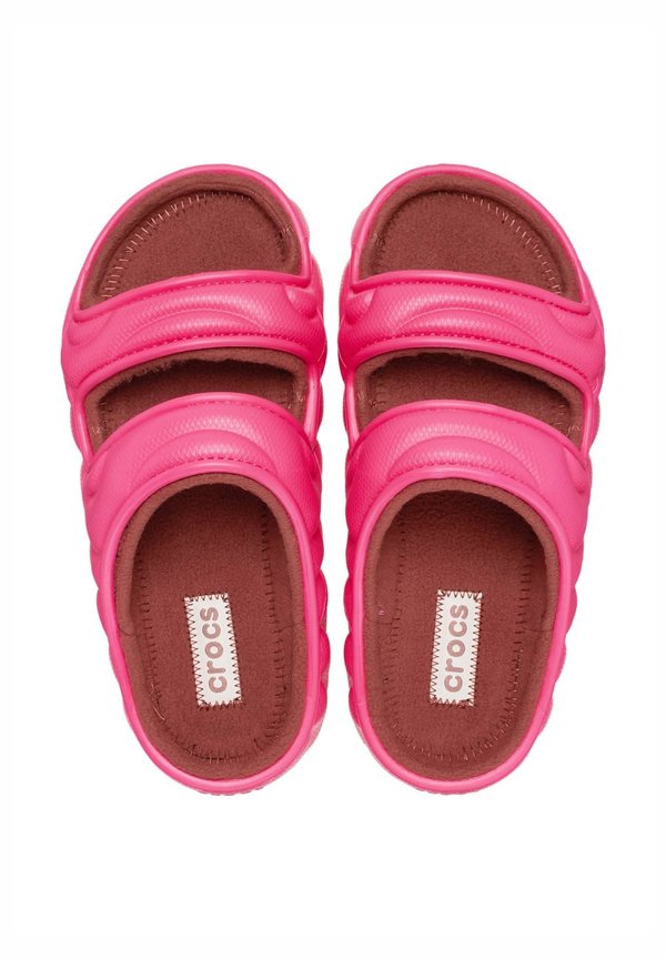 Crocs CLASSIC COZZZY OVERPUFF