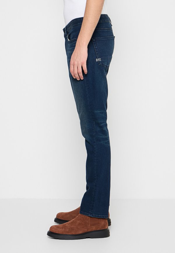 Denham RAZOR
