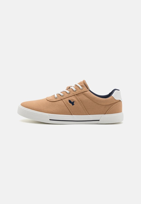 Pier One by Zalando