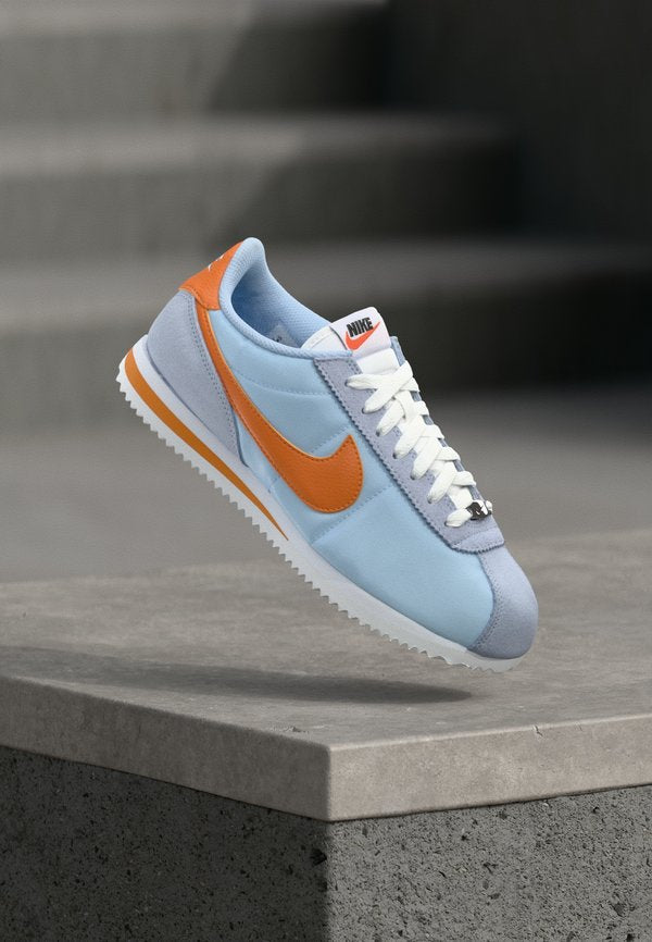 Nike Sportswear CORTEZ - Trainers - hydrogen blue/hot curry/white