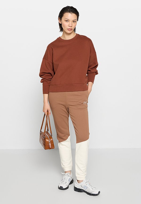 EA7 Emporio Armani