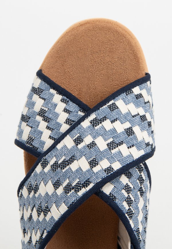 TOMS DIANA