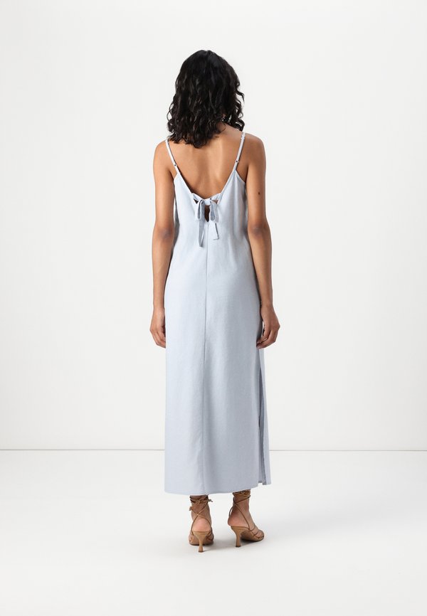 Pieces PCTARA STRAP MIDI DRESS