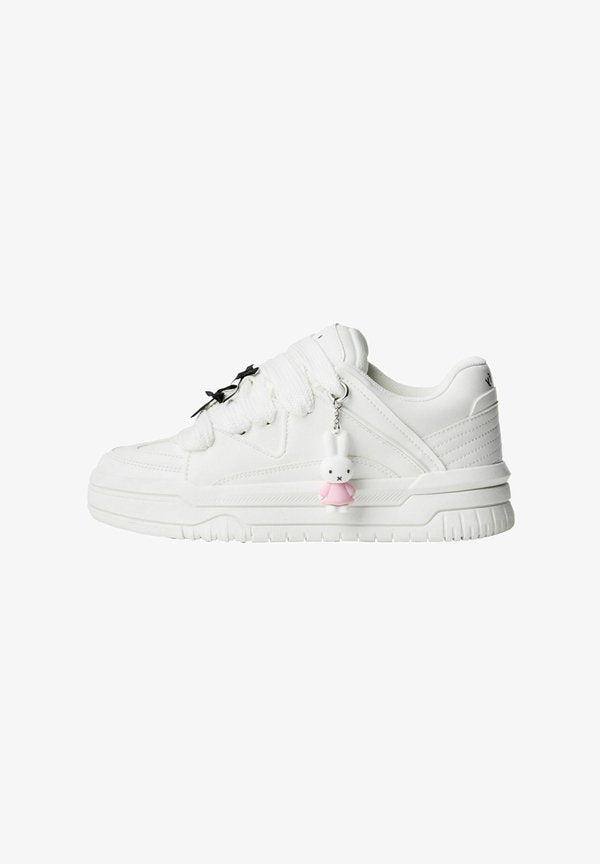 Bershka MIFFFY - Skate shoes - white
