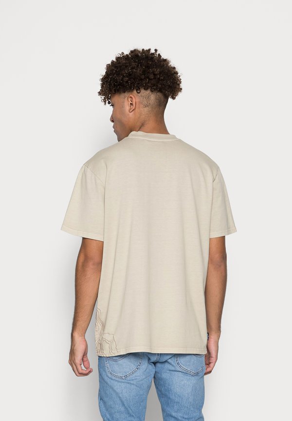 Sean John SCRIPT LOGO WASHED EMBROIDERY TEE