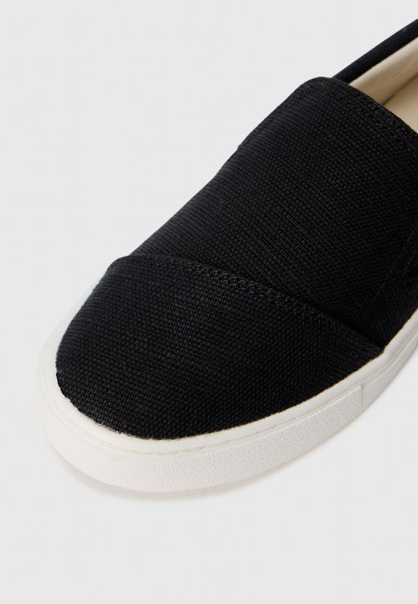 TOMS DEVON